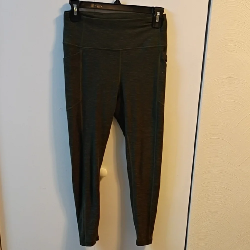 Victoria's Secret Dark Green Leggings - Picture 3 of 6